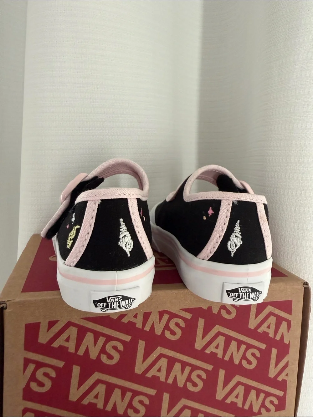 Vans Kids Mary Jane Slip-On in Black & Light Pink